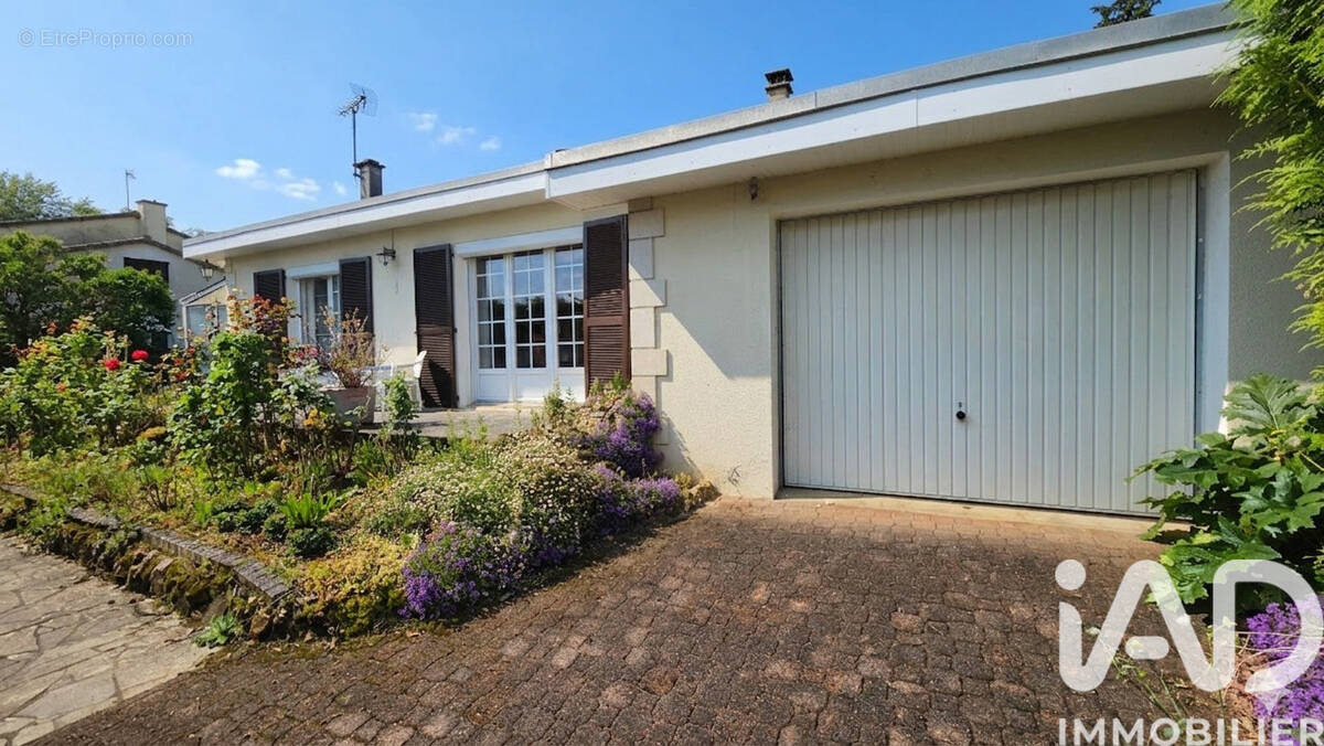 Photo 1 - Maison à POITIERS