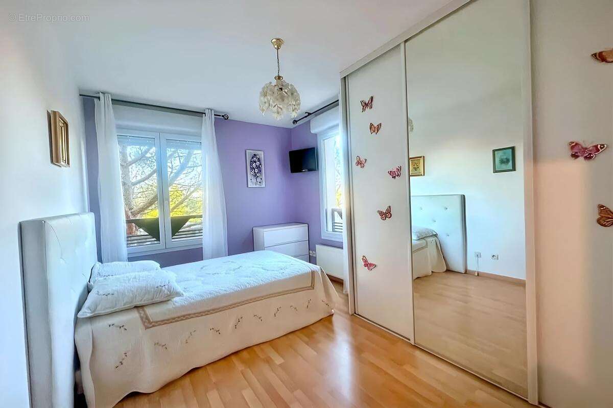 Appartement à MEYZIEU