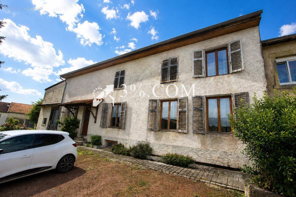 Maison à HENAMENIL