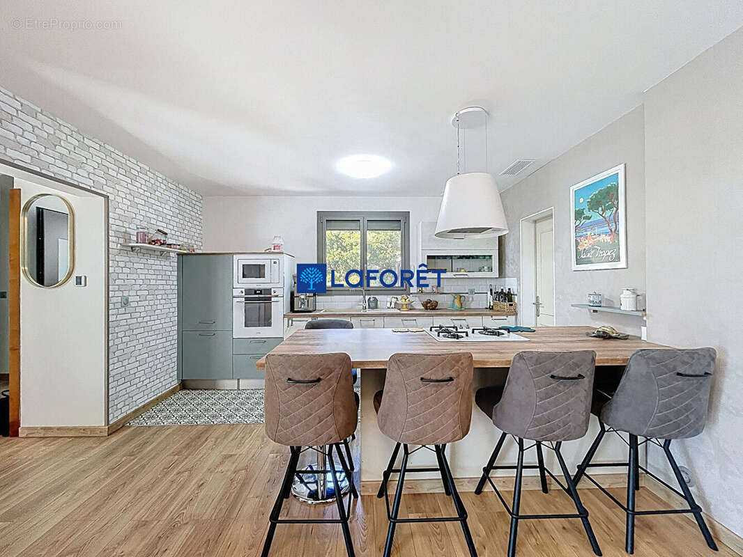 Maison à CARQUEIRANNE