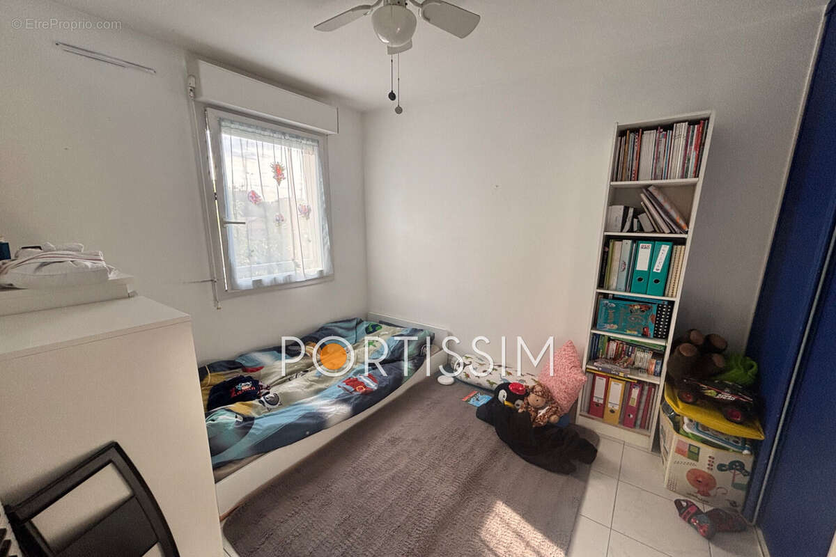 Appartement à SAINT-LAURENT-DU-VAR