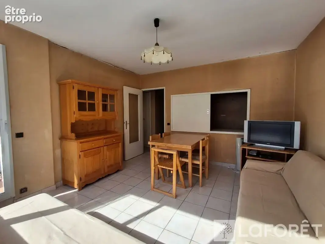 Appartement 2 pièces au port de Hyères avec piscine et garage - photo 2
