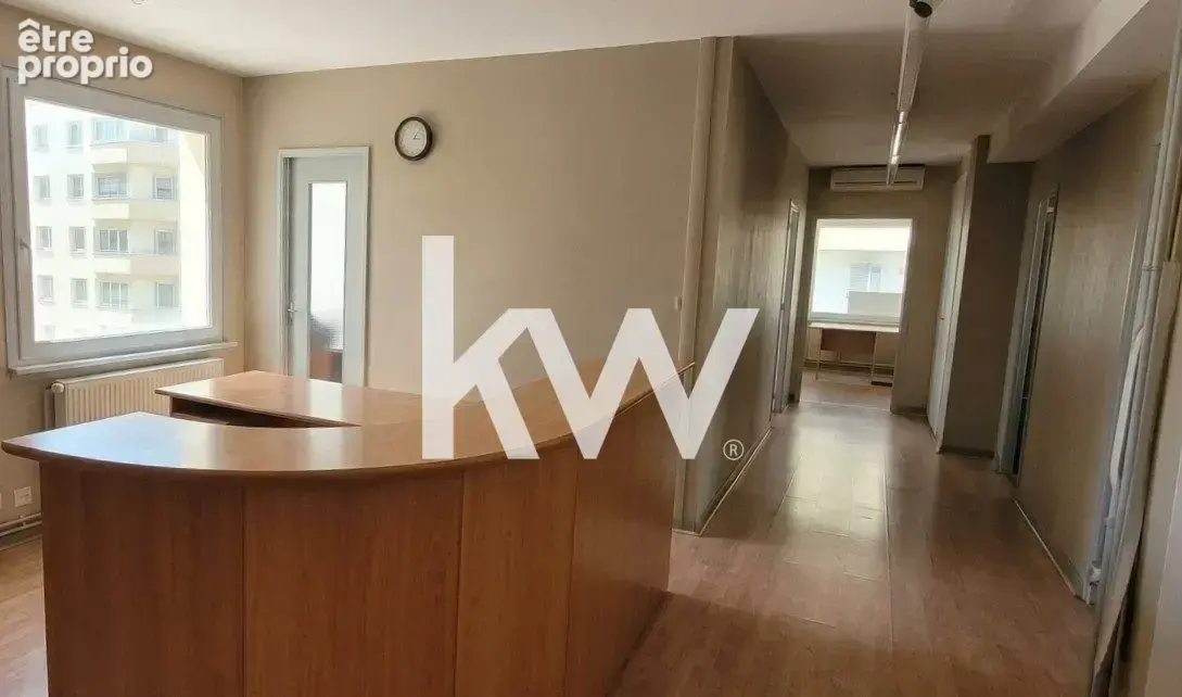 Commerce 115 m² à vendre à Saint-Etienne (42000) - photo 2