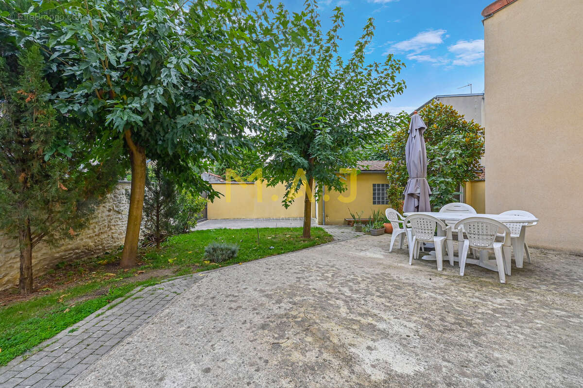 Maison à LE PERREUX-SUR-MARNE