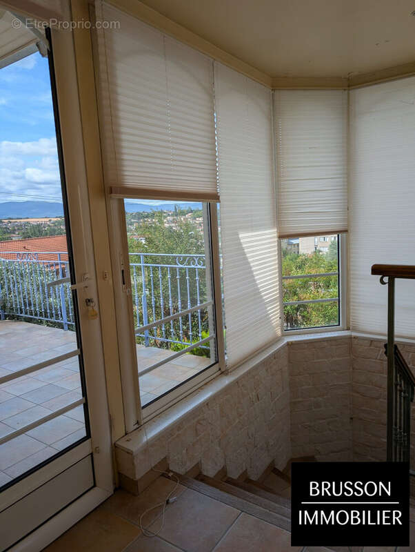 Maison 110 m² à Castres  - photo 4