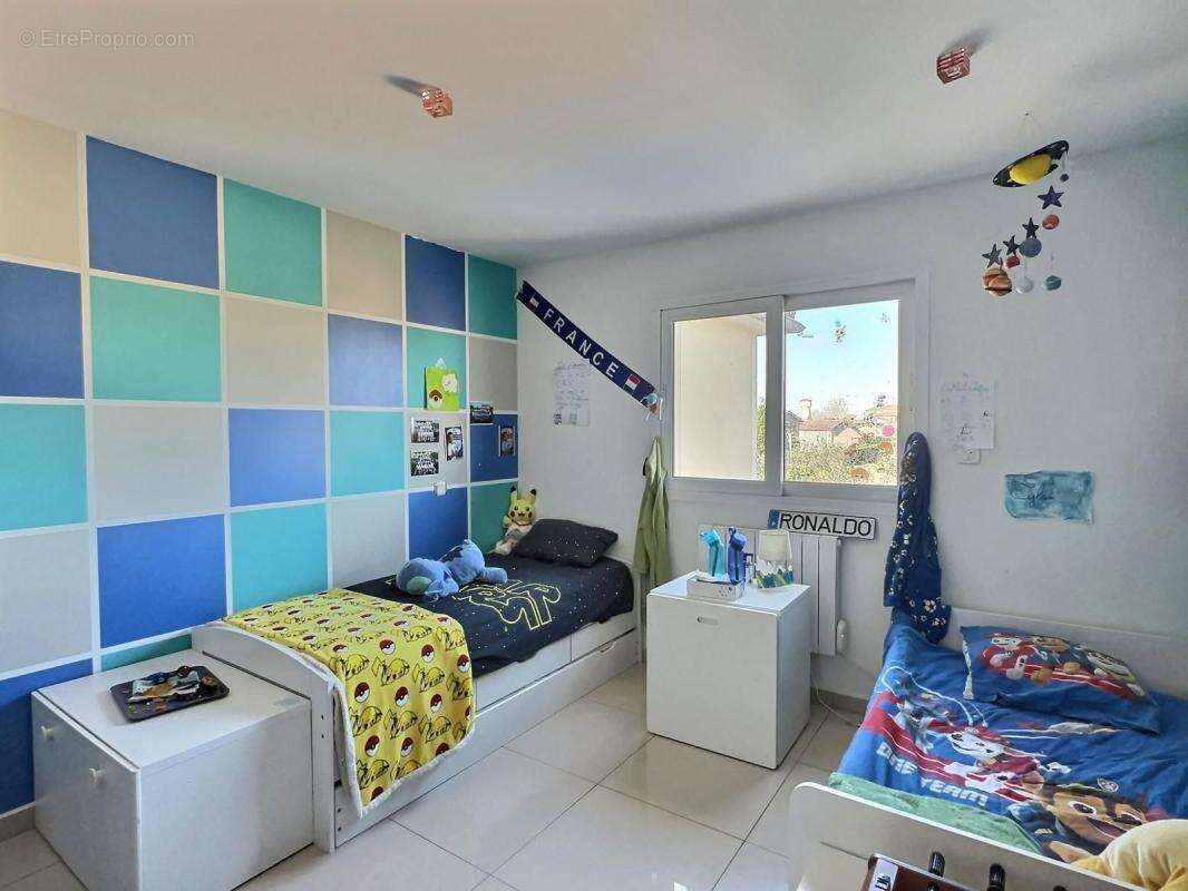 Commerce à LA VILLE-DIEU-DU-TEMPLE