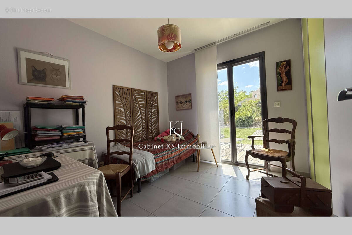 Maison 6 pièces 146 m² à vendre à Saint-Maximin-La-Sainte-Baume (83470) - photo 8
