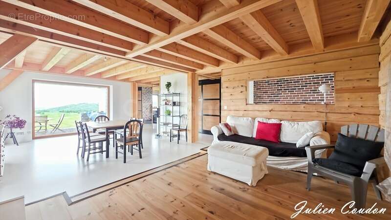 Maison à CHANIAT