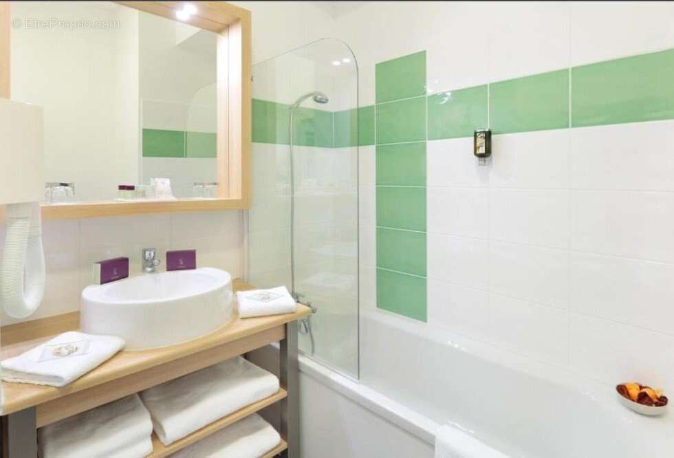 INVESTISSEMENT LOCATIF  MONTPELLIER  Résidence de tourisme Appart'City Confort Montpellier Millénaire  5,5 % de rentabilité - photo 5