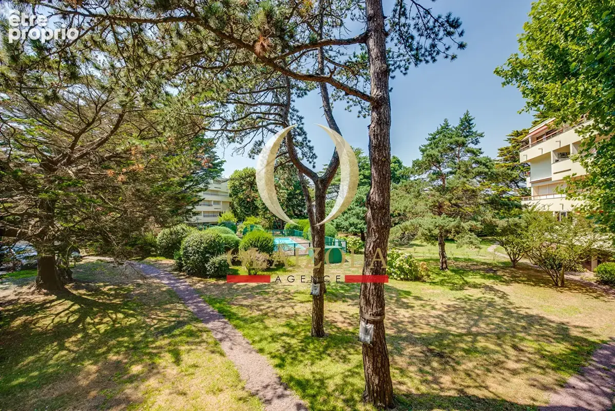 ANGLET - Appartement T2 avec terrasse, cave et piscine à proximité des plages. - photo 8