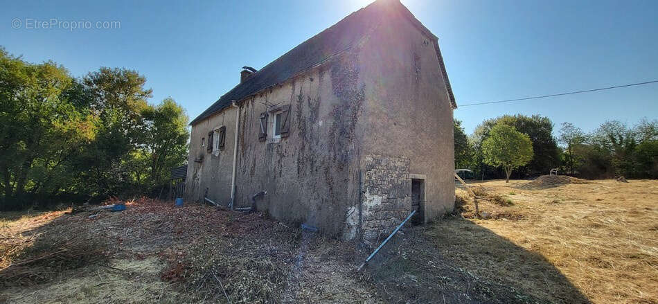 Maison en pierre à rénover sur 4,8 hectares - photo 16