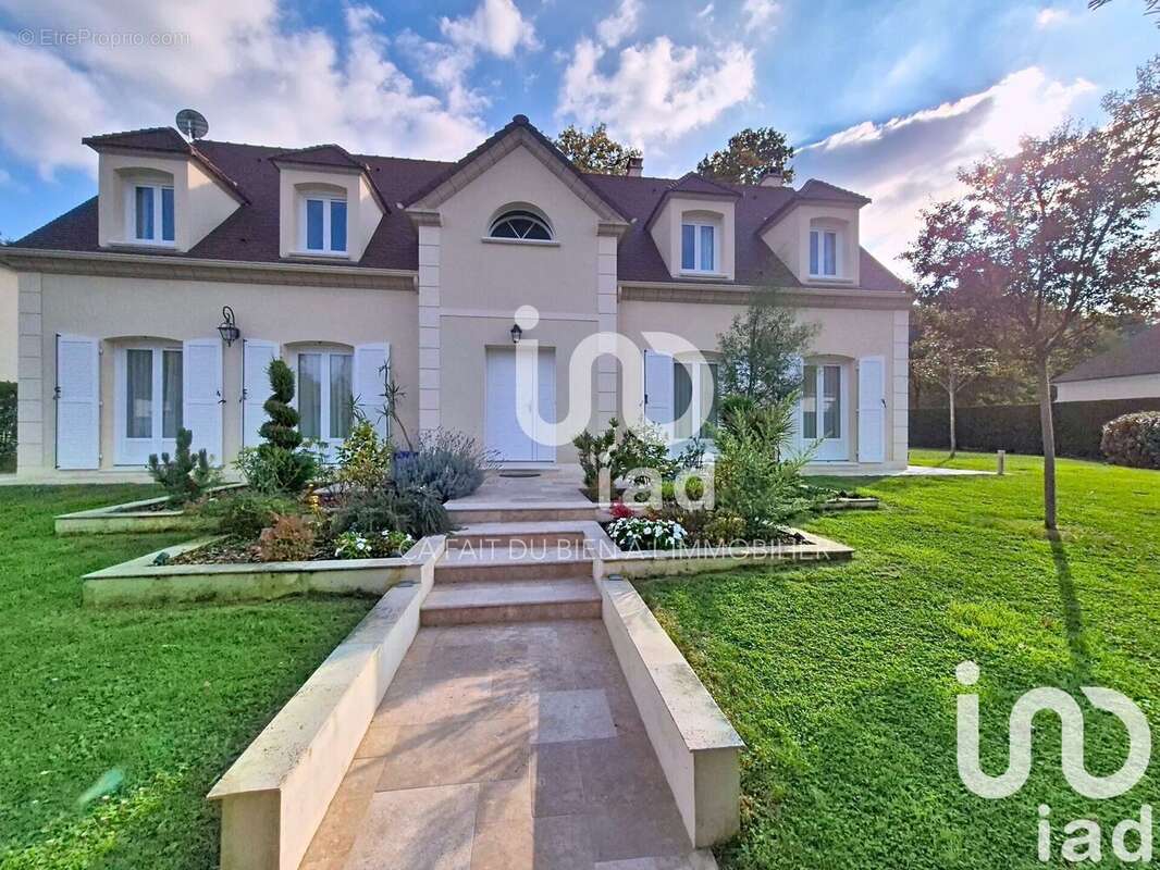 Photo 2 - Maison à LE COUDRAY-MONTCEAUX