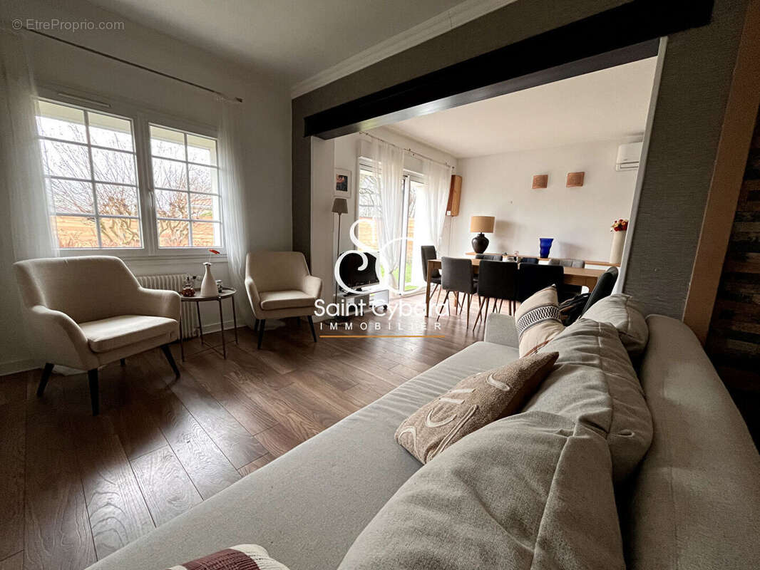 Maison à SAINT-YRIEIX-SUR-CHARENTE