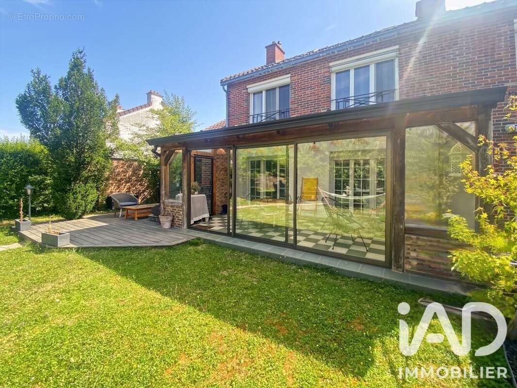 Maison 126 m² à Combs-La-Ville  - photo 2