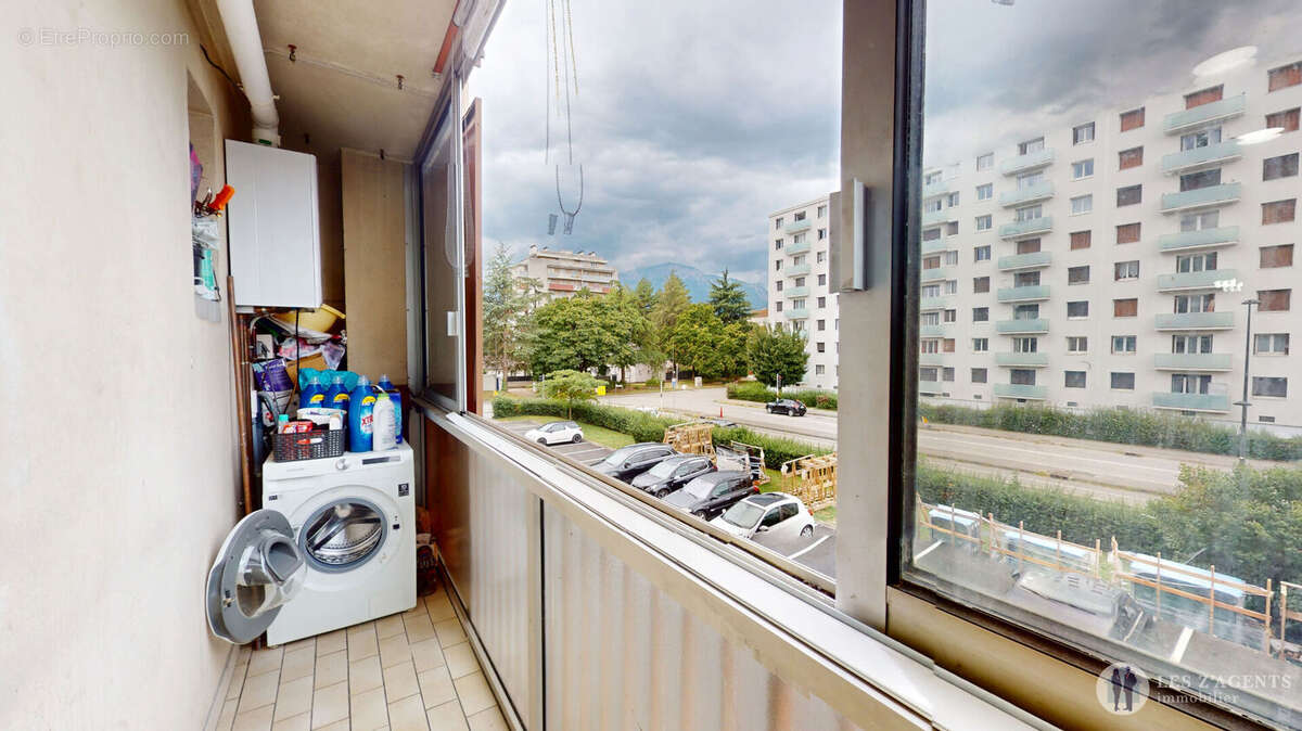 Appartement à SAINT-MARTIN-D'HERES