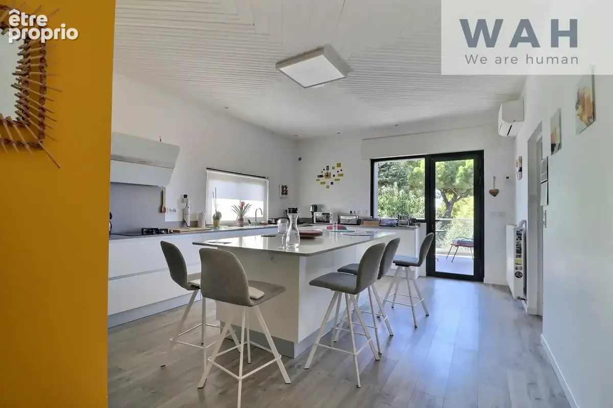 MAUGUIO   Maison 371 m2   Terrain 1100 m2   2 logements   Fo - photo 5