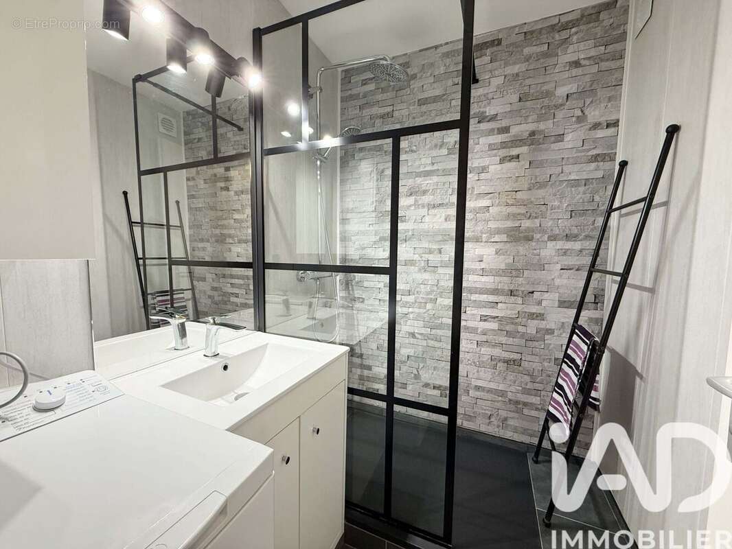 Photo 4 - Appartement à ROQUEBRUNE-SUR-ARGENS