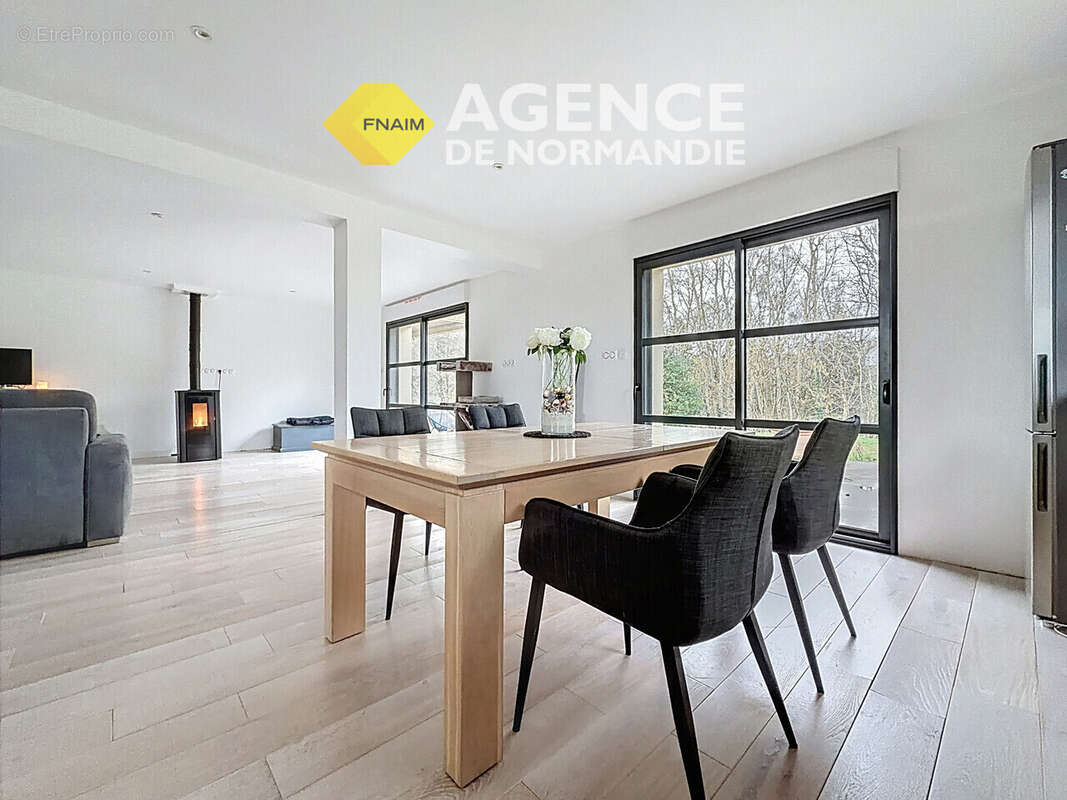 Maison à MONTREUIL-L'ARGILLE