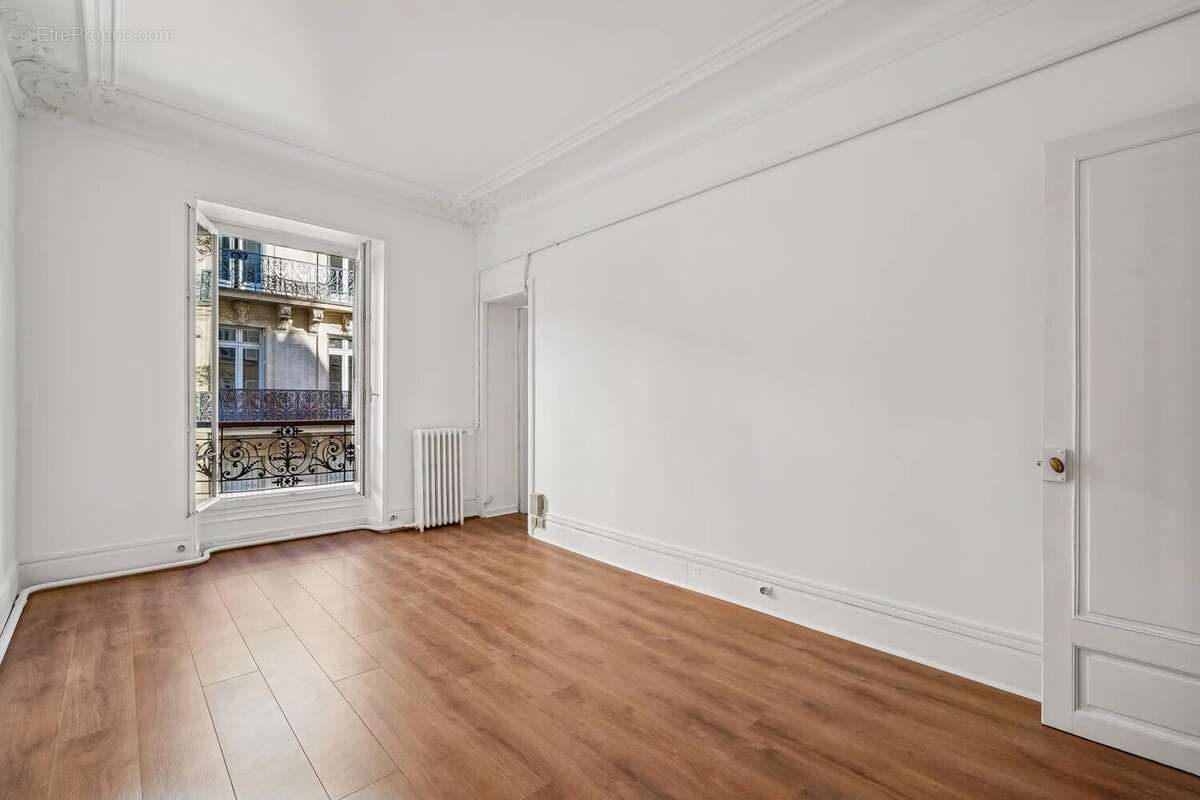 Appartement à PARIS-9E