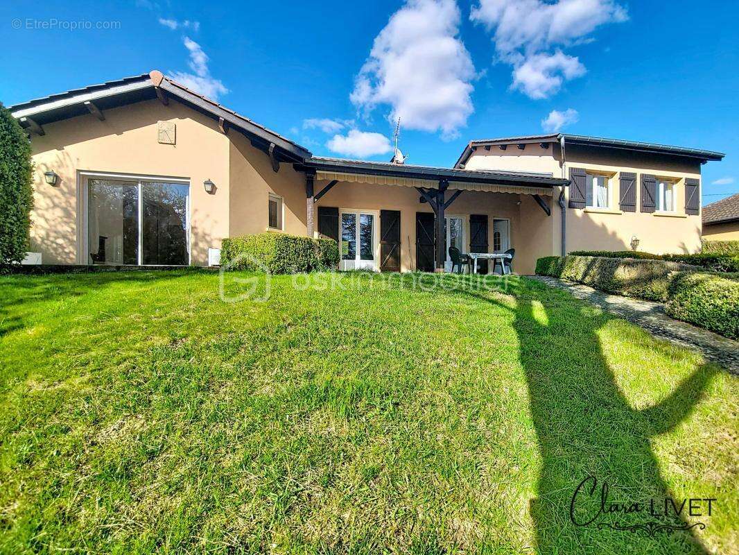 Maison familiale avec piscine et grand terrain – Frontenas (69620) - photo 17