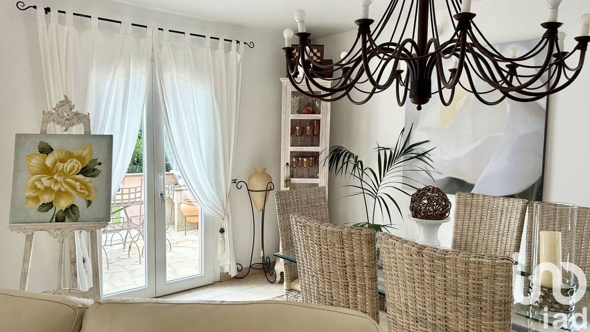 Photo 1 - Maison à LA LONDE-LES-MAURES