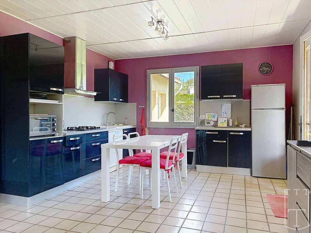 Maison à RUOMS