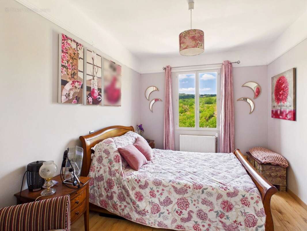 Superb maison sur un grand terrain avec vues imprenables - photo 11