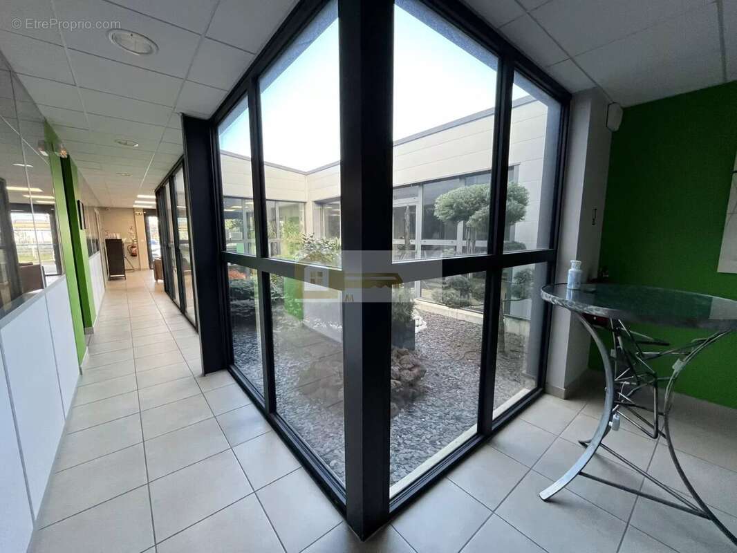 Commerce à CHATEAUNEUF-DU-RHONE