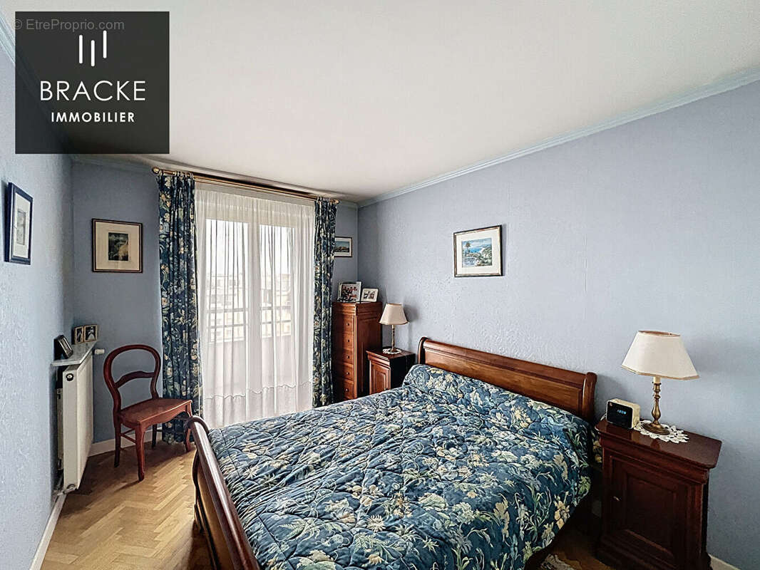 Appartement à COURBEVOIE