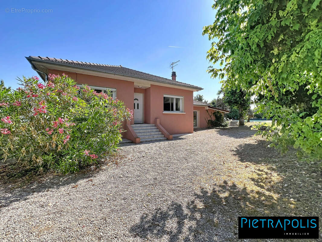 Maison à PUSIGNAN