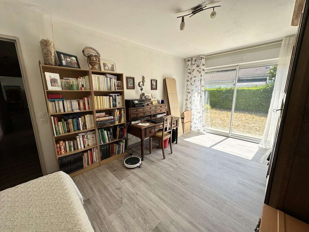 Maison 134 m² à Toulenne  - photo 8