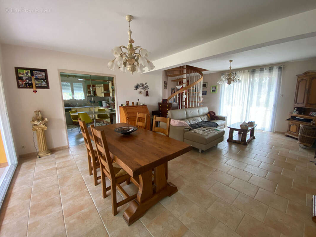 CHERRE-AU , maison 3 chambres 160 m2 - photo 3