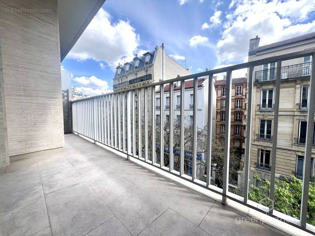 Appartement à PARIS-16E