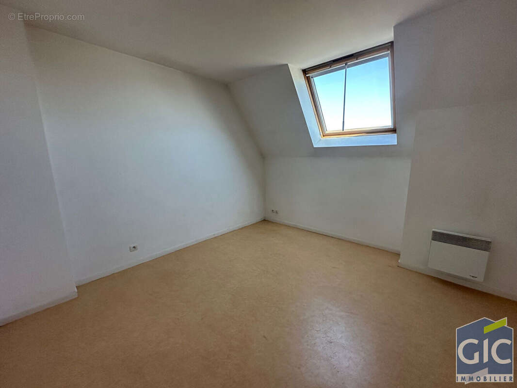 Appartement à PORT-EN-BESSIN-HUPPAIN
