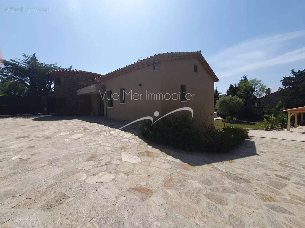Maison à LE LAVANDOU
