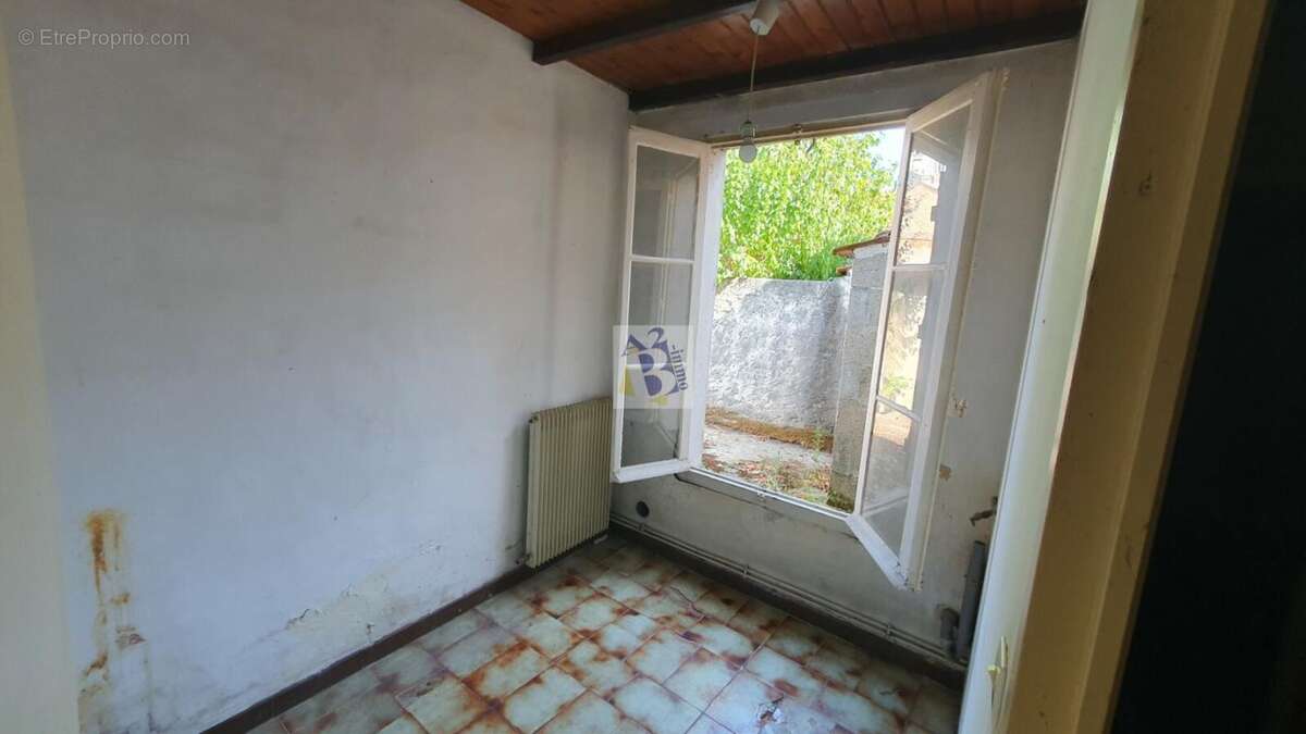 ANGOULEME, Quartier Victor Hugo villa, 3 chambres, garage, parc arboré - photo 18