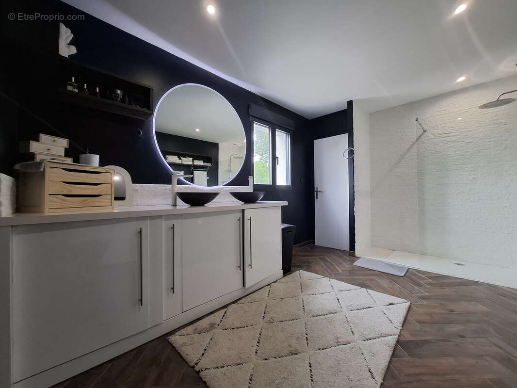 Maison à SAINT-GEORGES-DES-COTEAUX