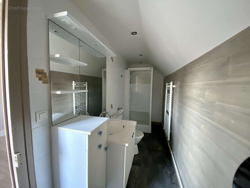 Maison à LES MARTRES-DE-VEYRE