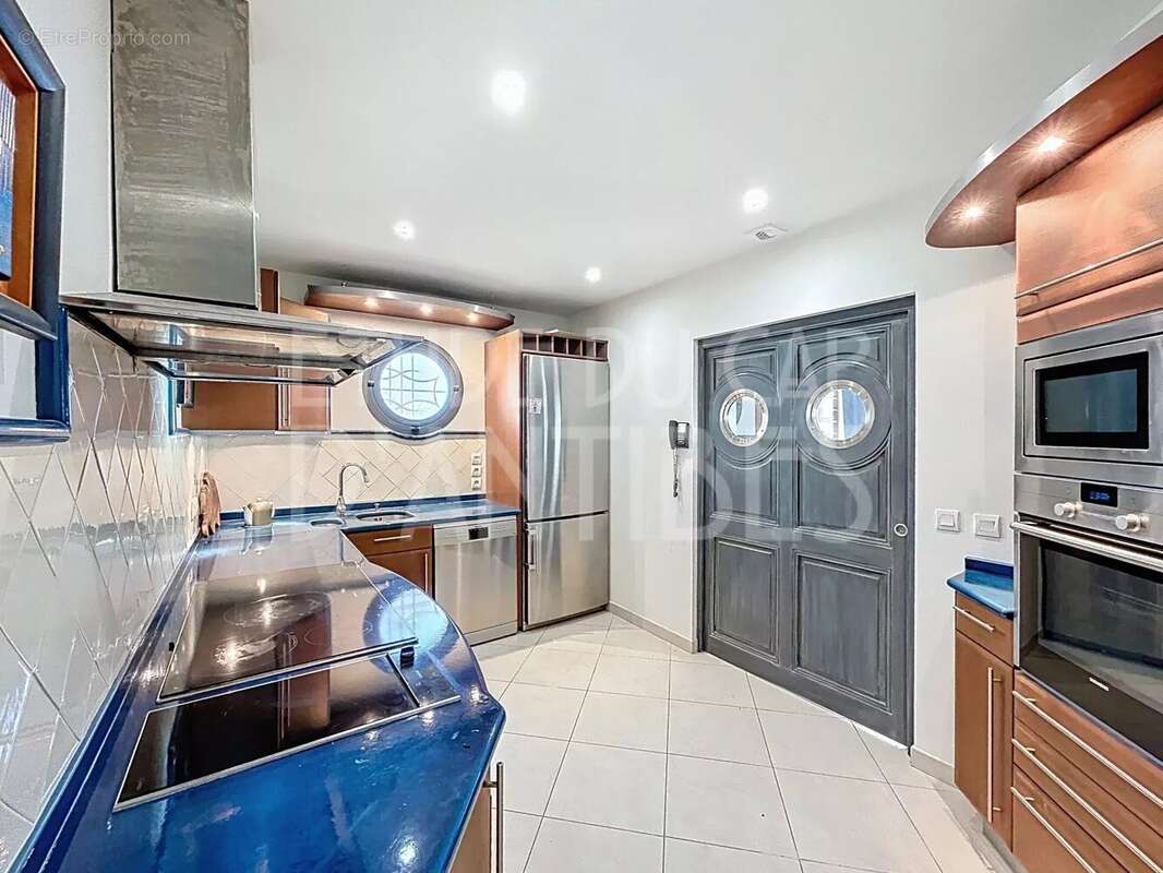 Maison à ROQUEBRUNE-SUR-ARGENS