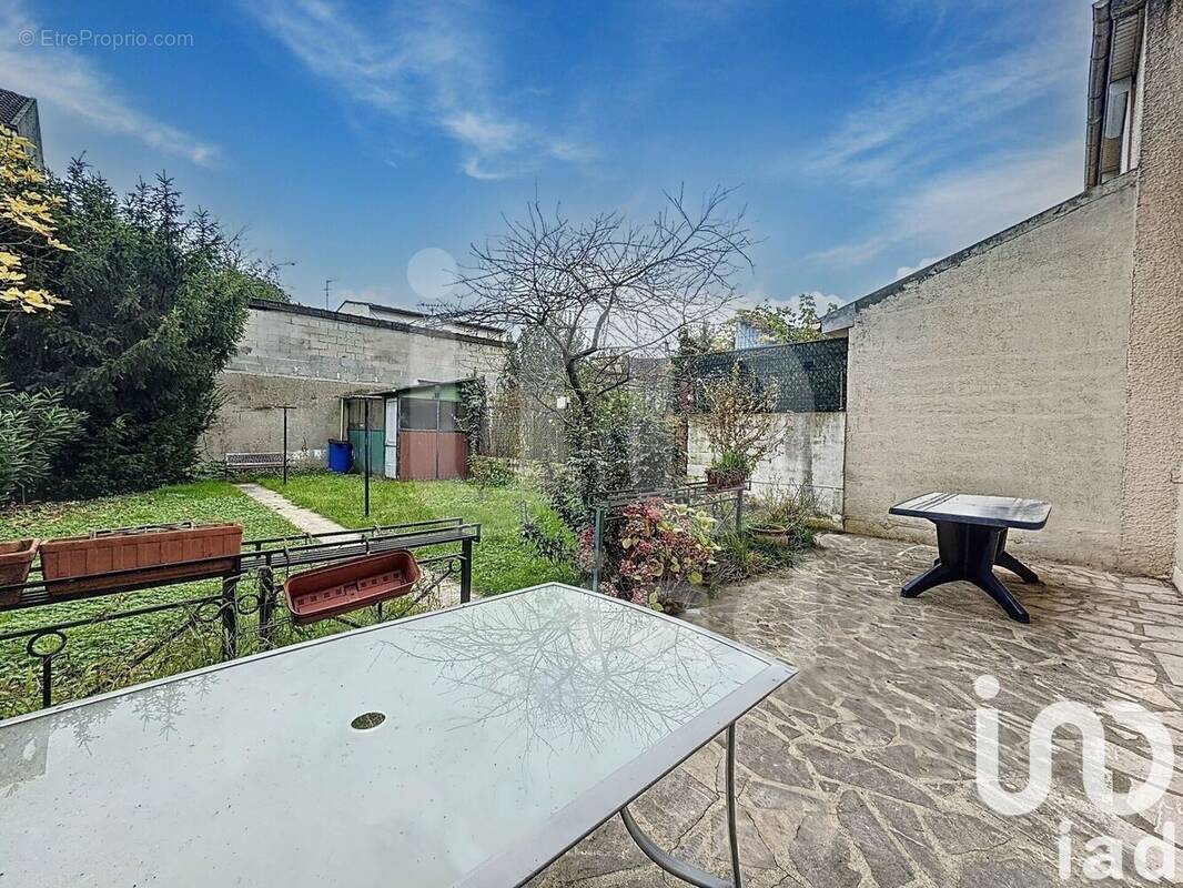 Photo 1 - Maison à LE BLANC-MESNIL