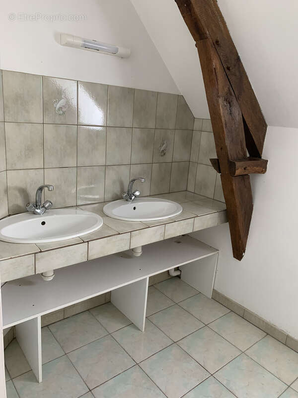 Maison à AMBRIERES-LES-VALLEES