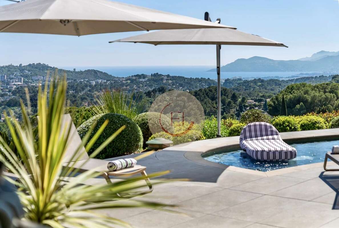 Maison à MOUGINS
