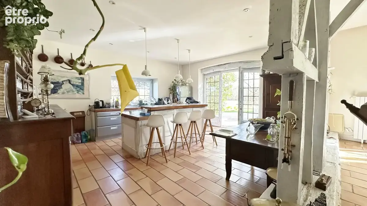 Propriete de type t8 de 292 m2 + 2 dependances + piscine + 3 garages - photo 14