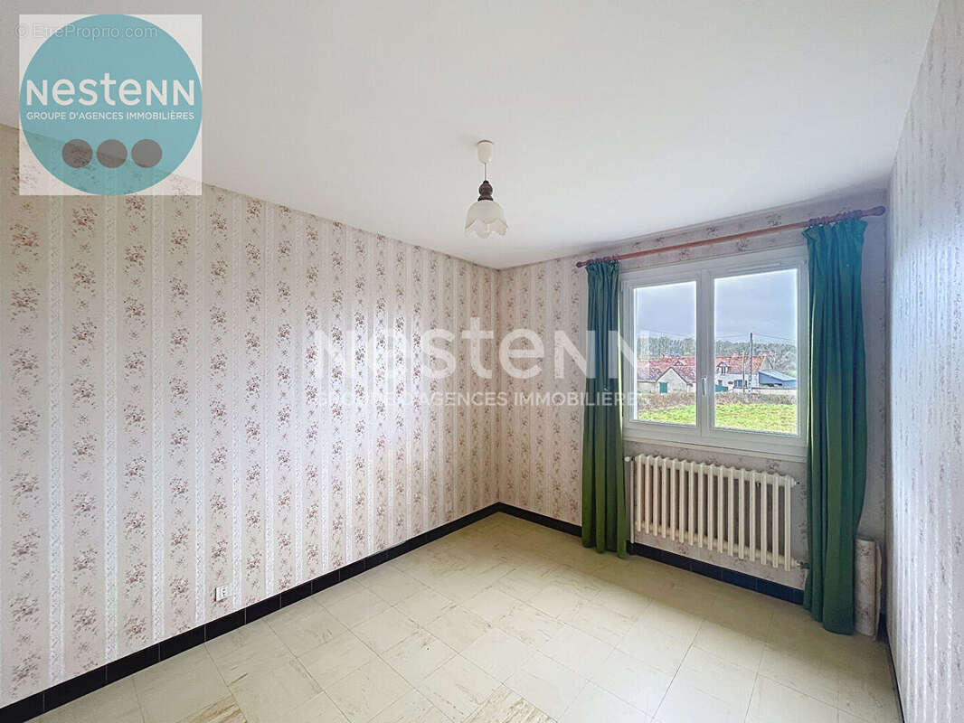 COUP DE COEUR - Pavillon à rénover de 112 m² - 2 chambres -  Calme, verdure et beau potentiel à VALENCISSE!! - photo 4