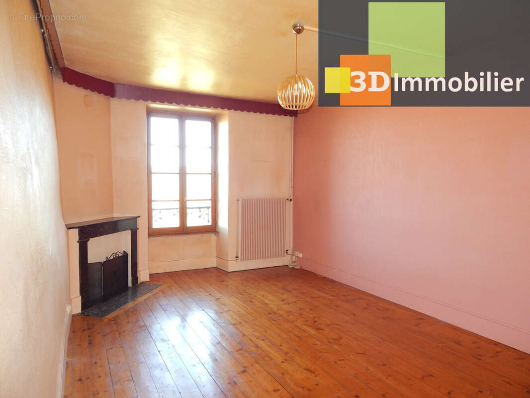 SALON 20.10 M² - Maison à LONS-LE-SAUNIER