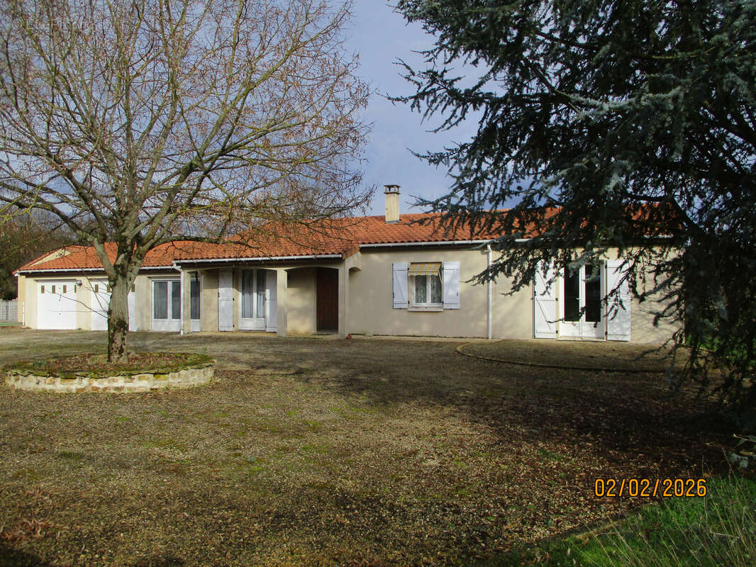 Maison à COUHE