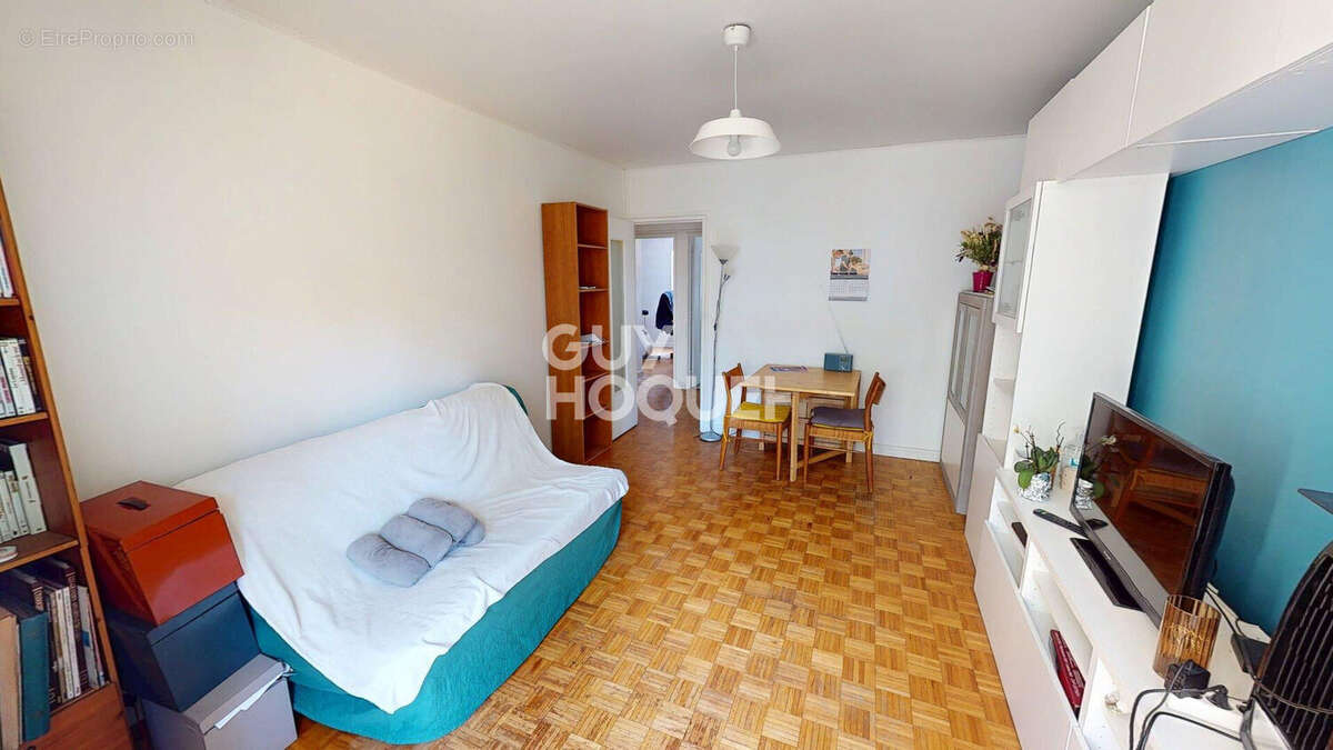 Appartement à LES PAVILLONS-SOUS-BOIS