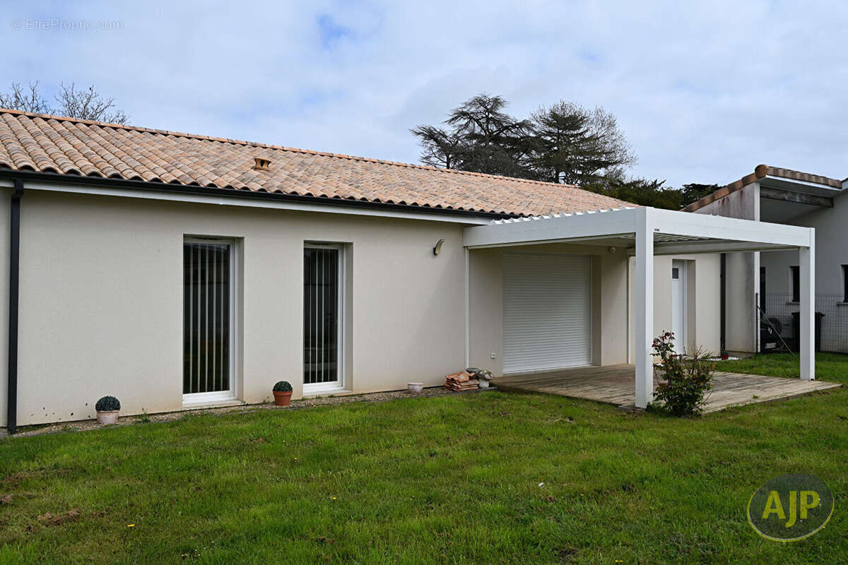 Maison à SAINT-GERMAIN-DU-PUCH