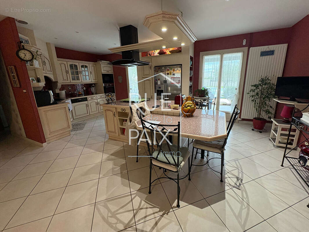 Maison Angliers - 154 m2 - photo 8