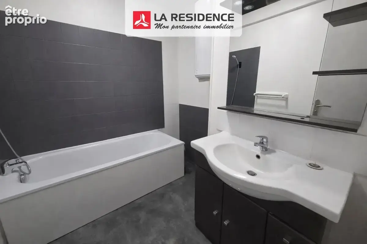 Appartement 220 m² à vendre à Pont-De-L'arche (27340) - photo 8